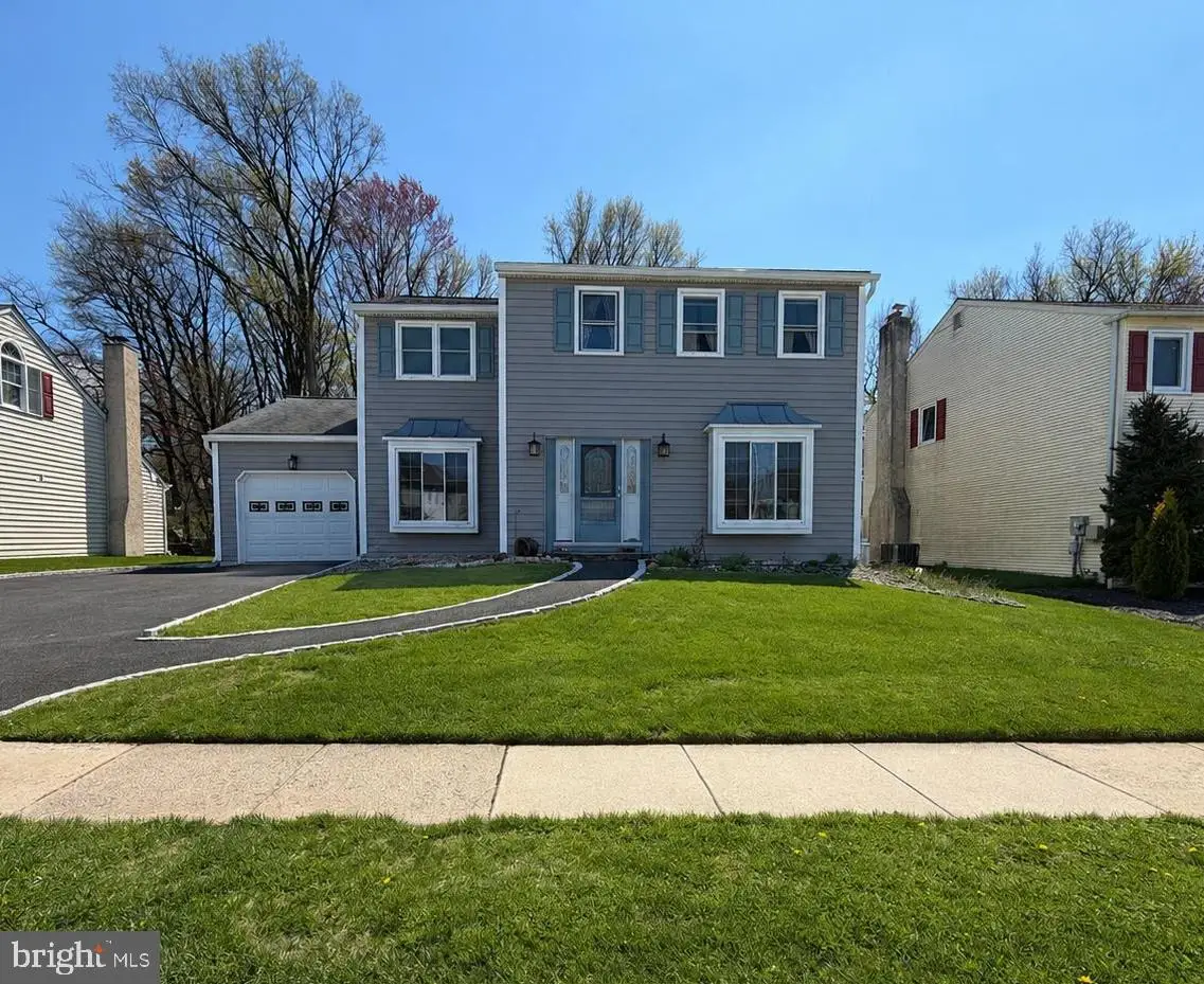 595 Buck Dr, Fairless Hills, PA 19030 - #1