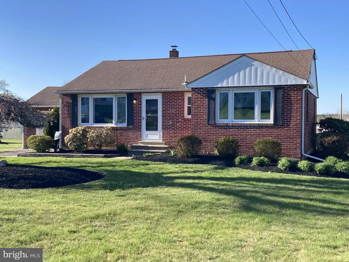 2150 Milford Ave, Quakertown, PA 18951 - #1