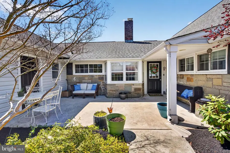 87 Flamehill Rd, Levittown, PA 19056 - #3