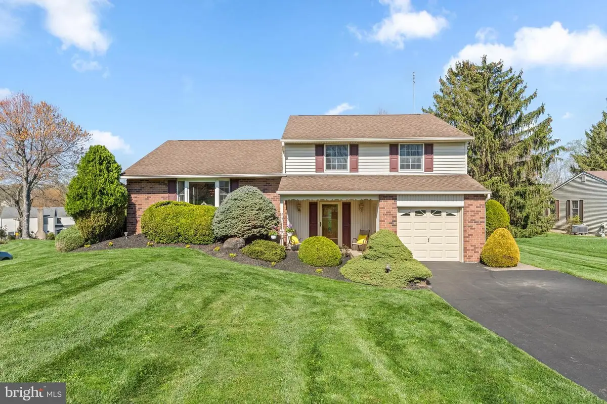 111 W Buttonwood Dr, Churchville, PA 18966 - #1