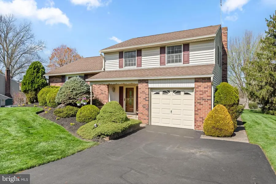 111 W Buttonwood Dr, Churchville, PA 18966 - #3