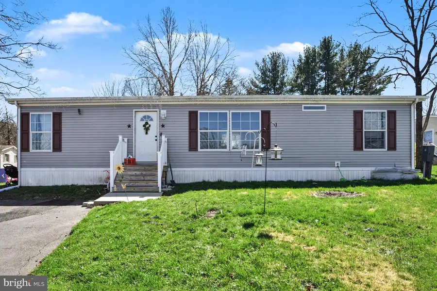 4 Gaslight Pl, Quakertown, PA 18951 - #2