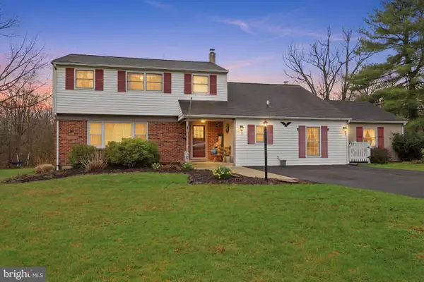 2232 Swamp Rd, FOUNTAINVILLE, PA 18923