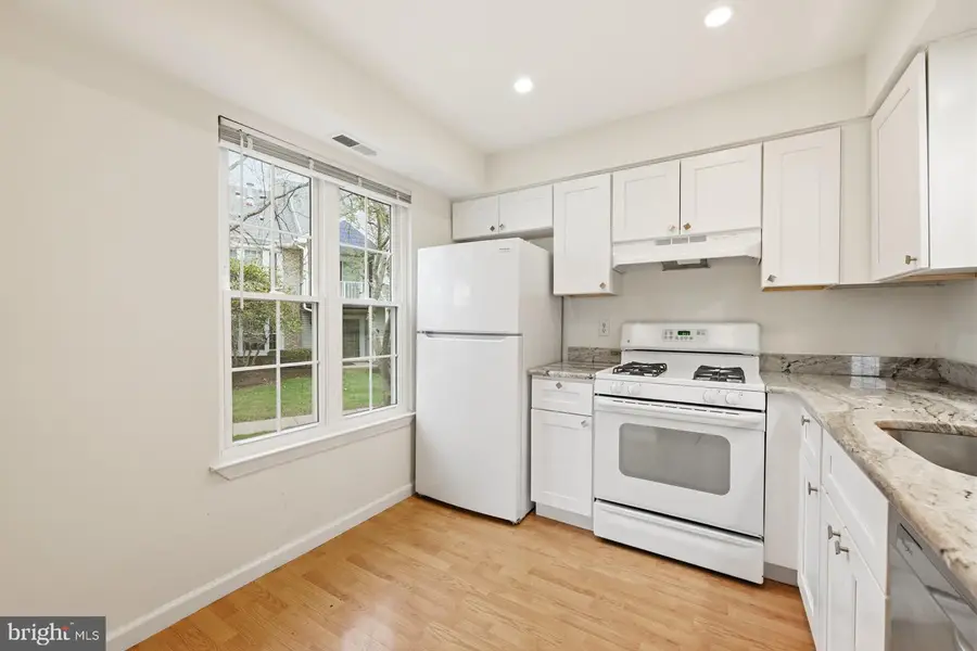 301 Society Pl, Newtown, PA 18940 - #3