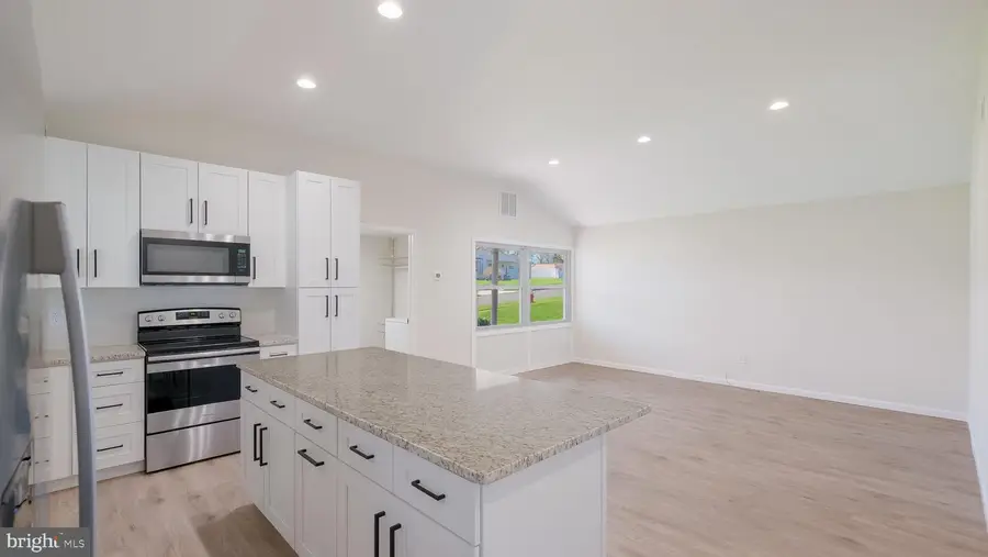 36 Mockorange Ln, Levittown, PA 19054 - #2