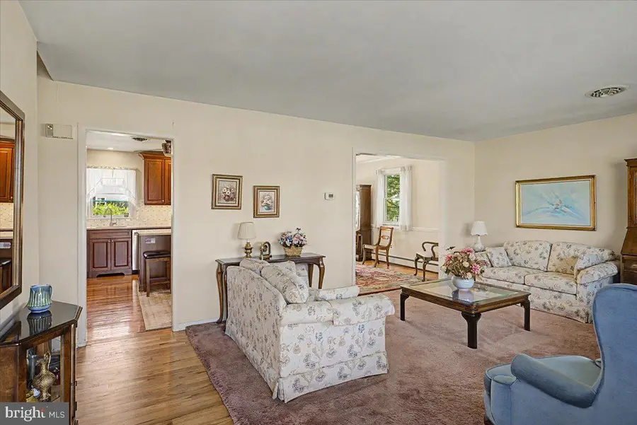 528 E Court St, Doylestown, PA 18901 - #3