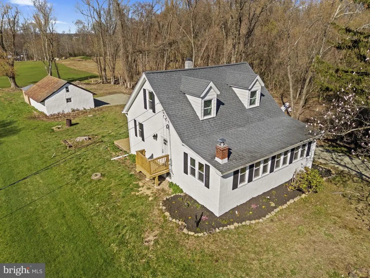 2042 Upper Ridge Rd, Green Lane, PA 18054 - #1