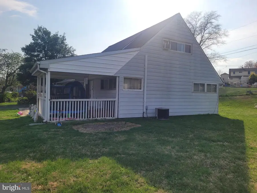 19 Camellia Rd, Levittown, PA 19057 - #3