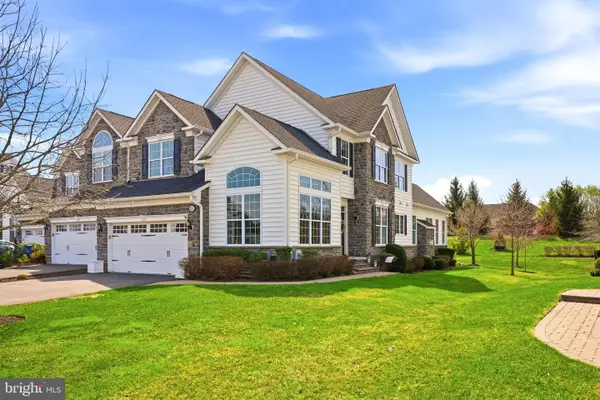 61 Hillyer Ln, NEWTOWN, PA 18940