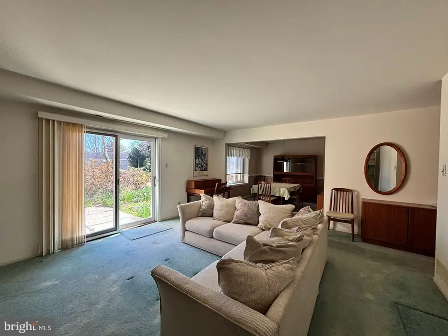 35 Golf Club Dr, Langhorne, PA 19047 - #3