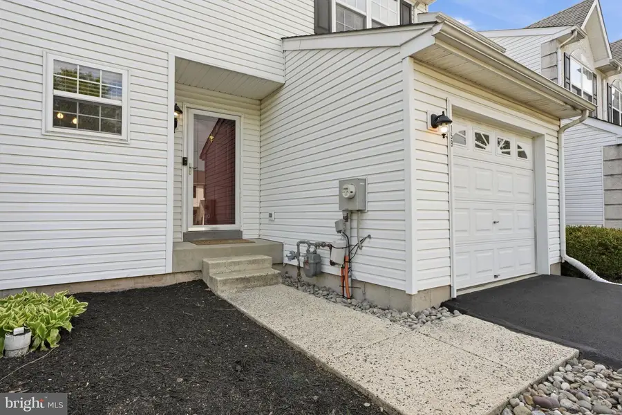 159 Hampshire Dr, Sellersville, PA 18960 - #3