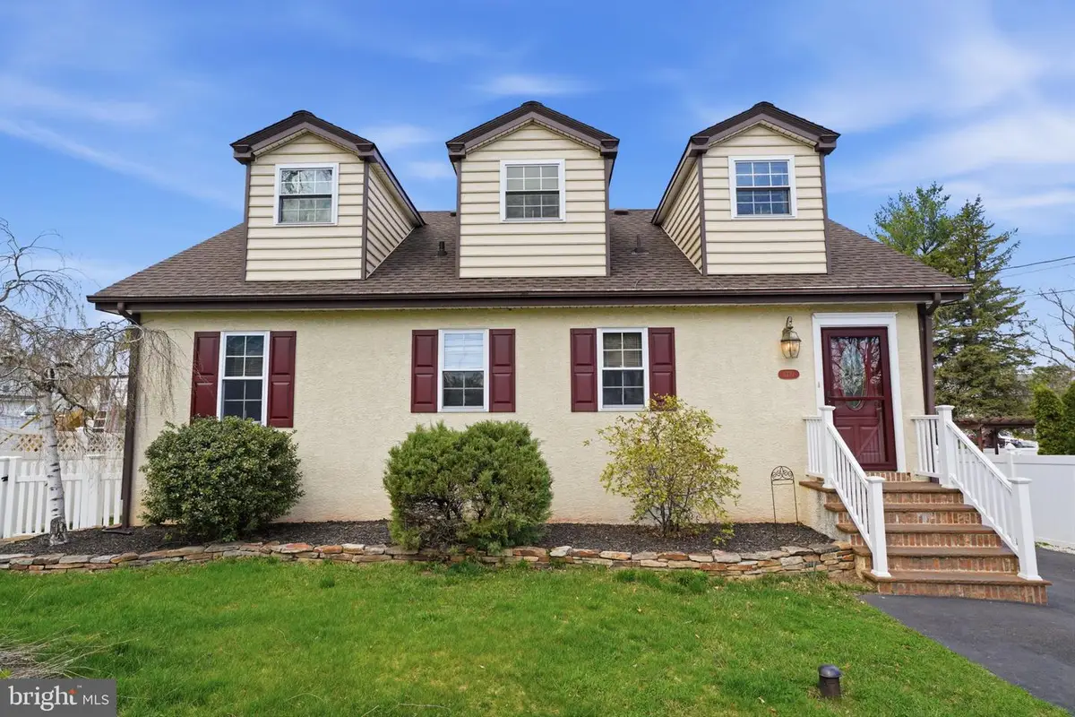 6270 Sterling Ave, Bensalem, PA 19020 - #1