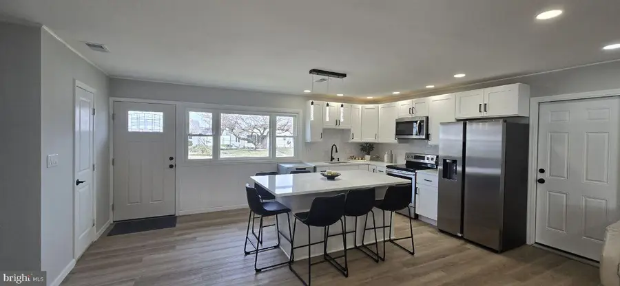 35 Beechtree Rd, Levittown, PA 19057 - #2