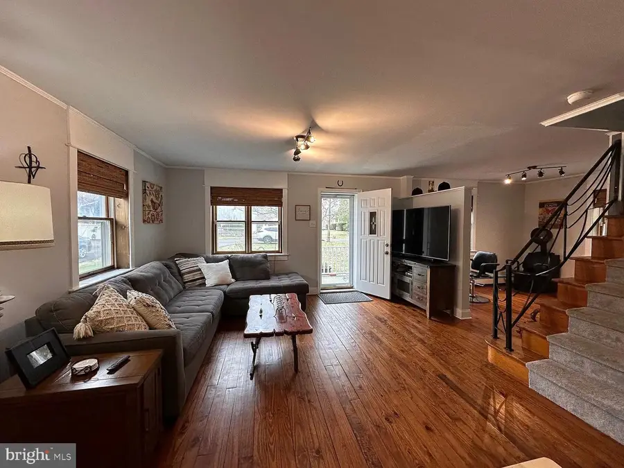 995 Swayze Ave, Washington Crossing, PA 18977 - #2