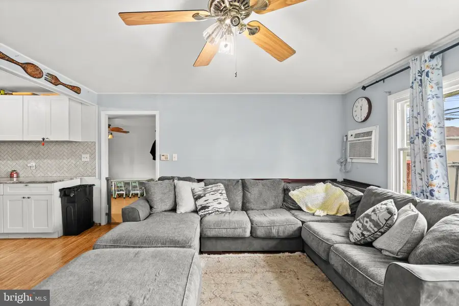 105 Indian Creek Dr, Levittown, PA 19057 - #3