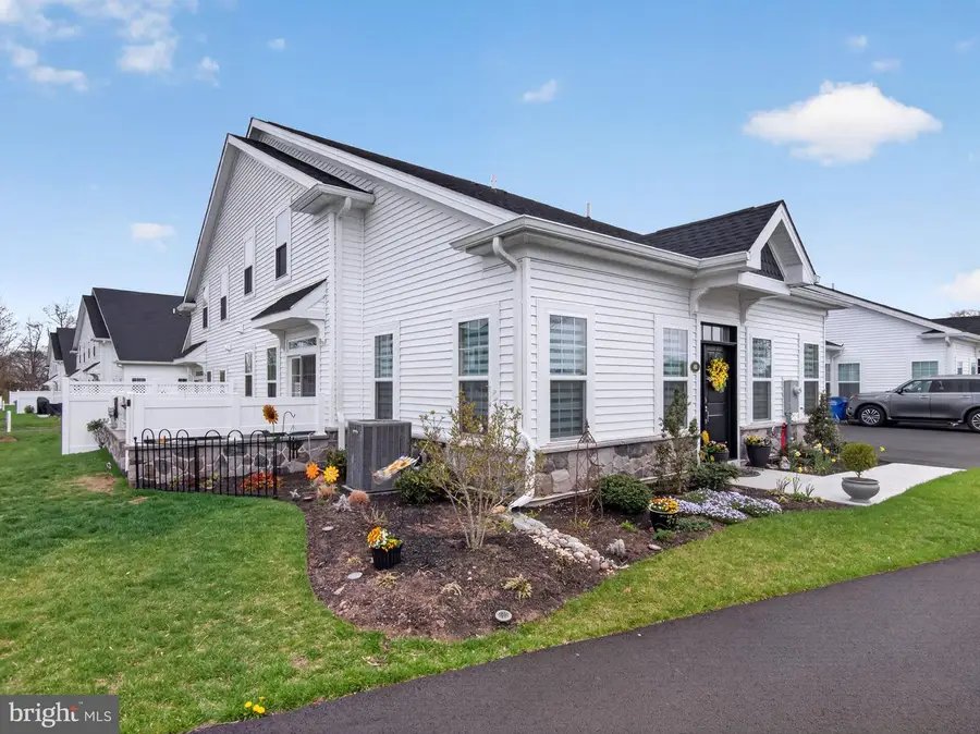 83 Cedar Circle, Levittown, PA 19055 - #3