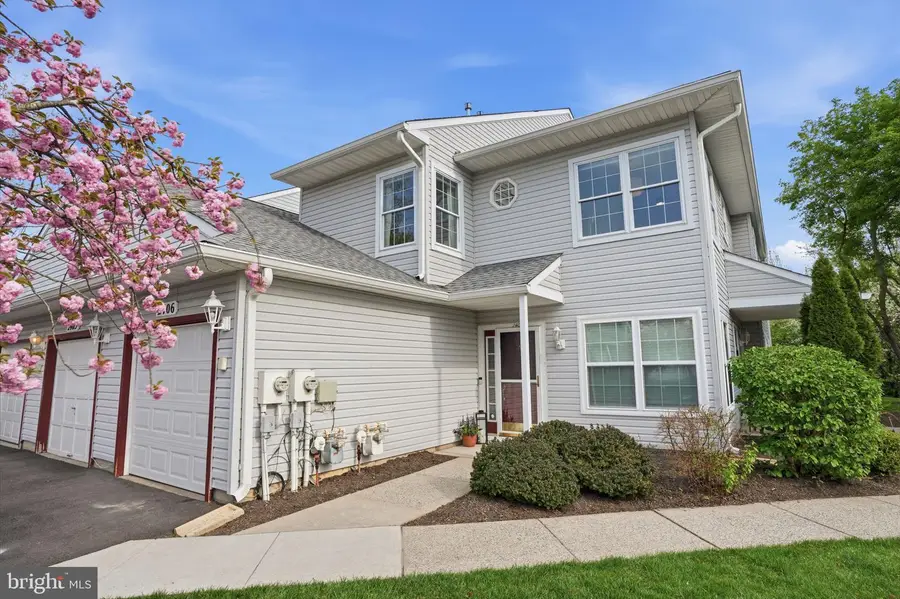 2406 Lynbrooke Dr, Yardley, PA 19067 - #2