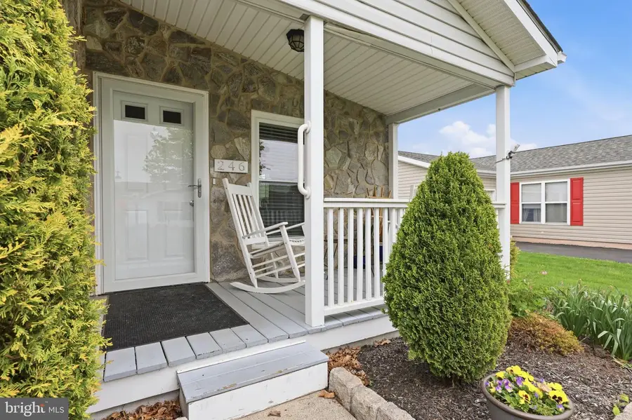 246 Thrush Cir, New Hope, PA 18938 - #3