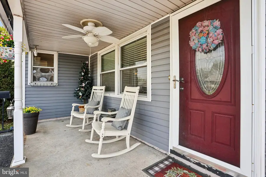 47 Glenwood Ln, Levittown, PA 19055 - #3