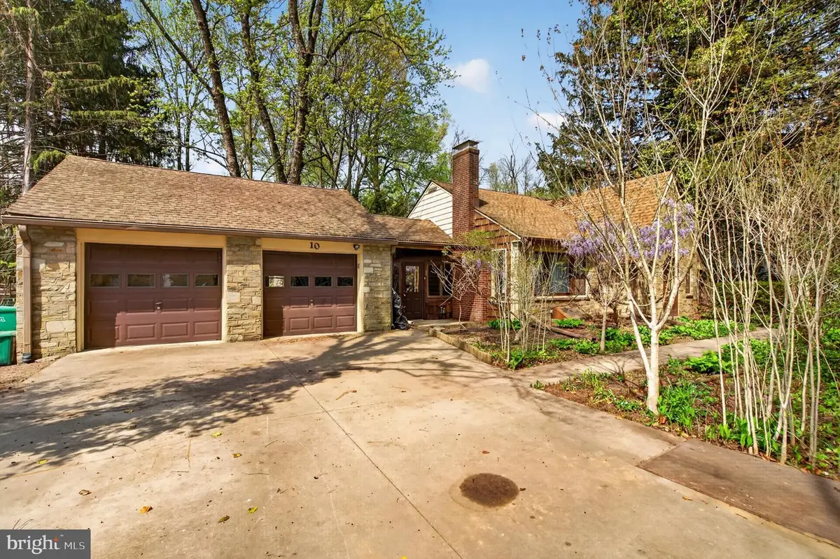 10 Pennsylvania Ave, Fairless Hills, PA 19030 - #1