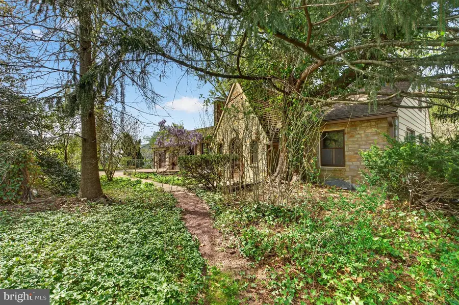 10 Pennsylvania Ave, Fairless Hills, PA 19030 - #3