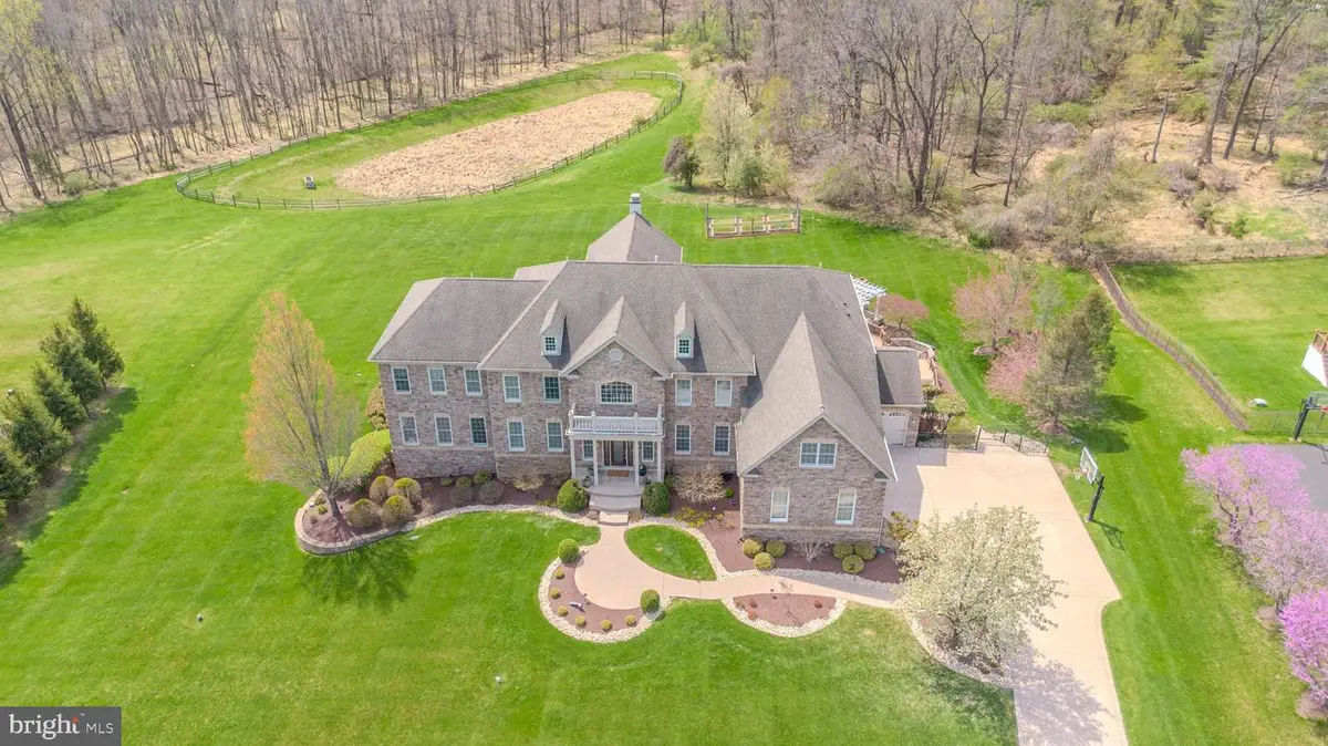 24 Hayhurst Dr, Newtown, PA 18940 - #1