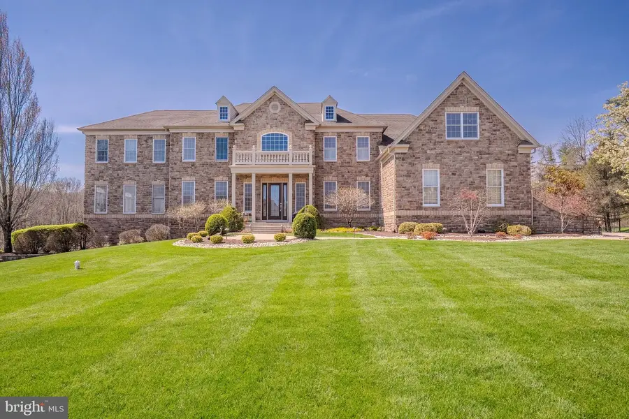 24 Hayhurst Dr, Newtown, PA 18940 - #2