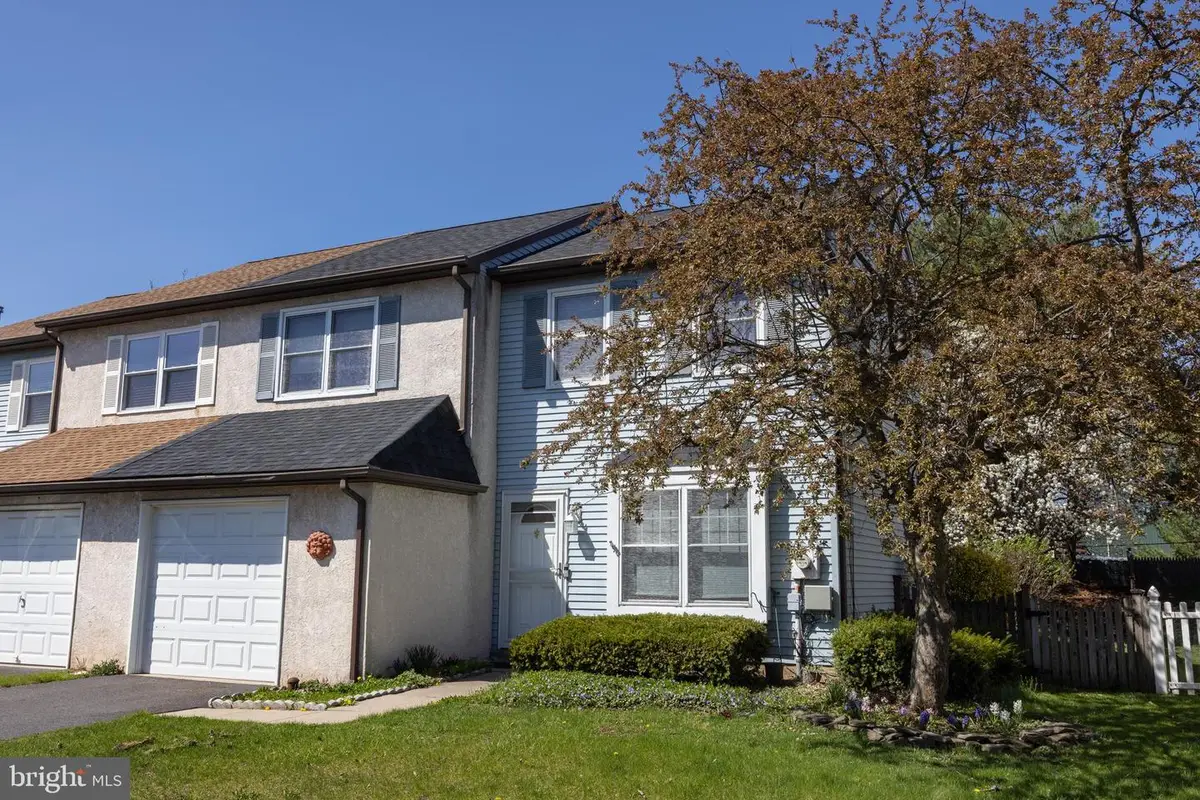 225 Cedar Dr, Quakertown, PA 18951 - #1