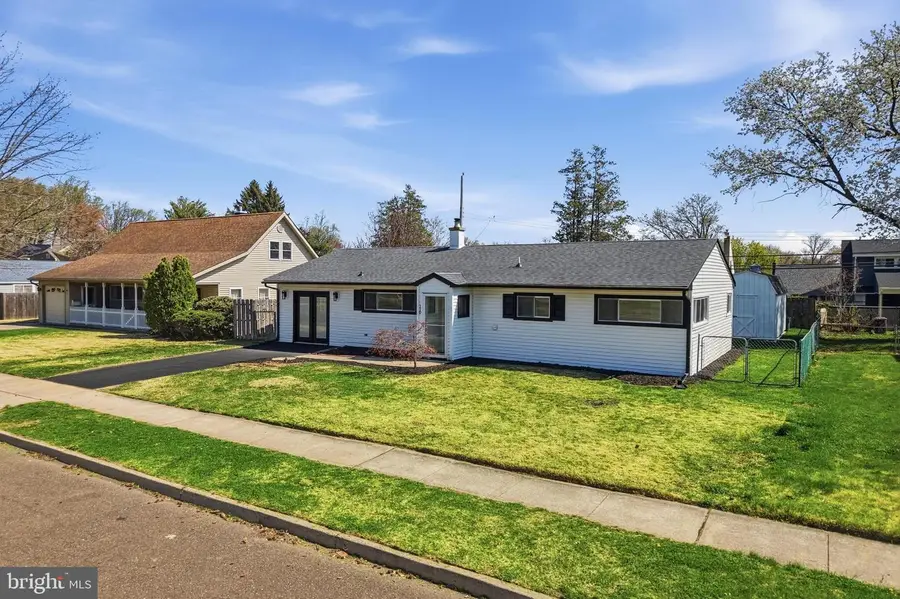 110 Deep Dale Dr E, Levittown, PA 19056 - #3