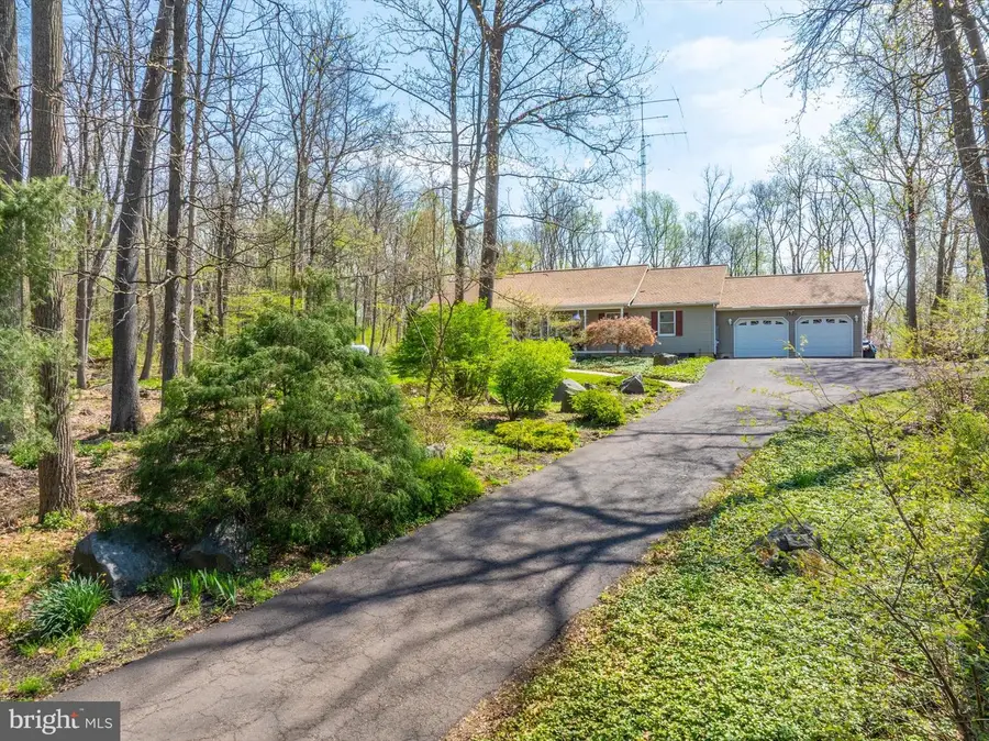 2135 Sterners Rd, Green Lane, PA 18054 - #3