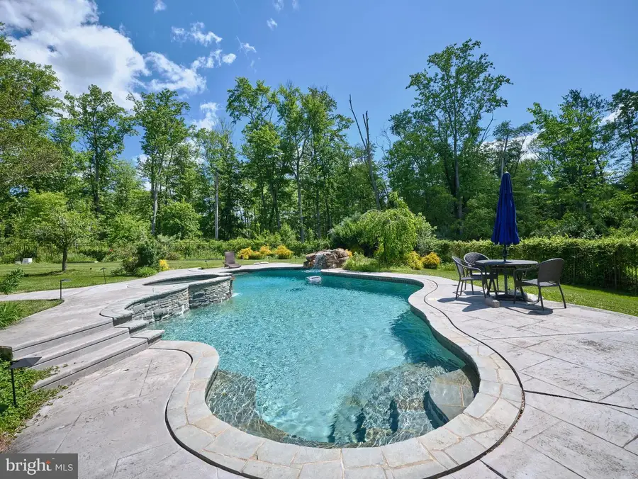 5765 Valley Stream Dr, Doylestown, PA 18902 - #3