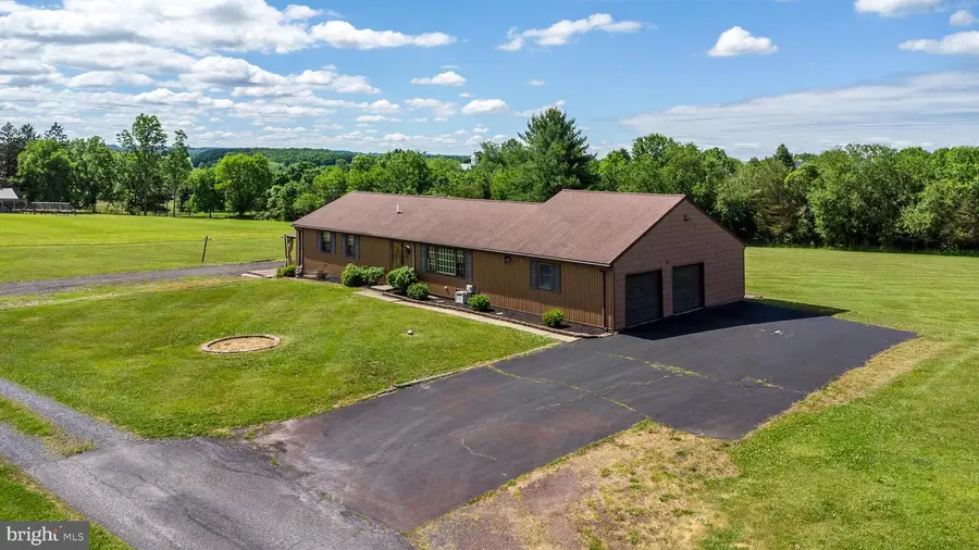 1613 N 5th St, Perkasie, PA 18944 - #3