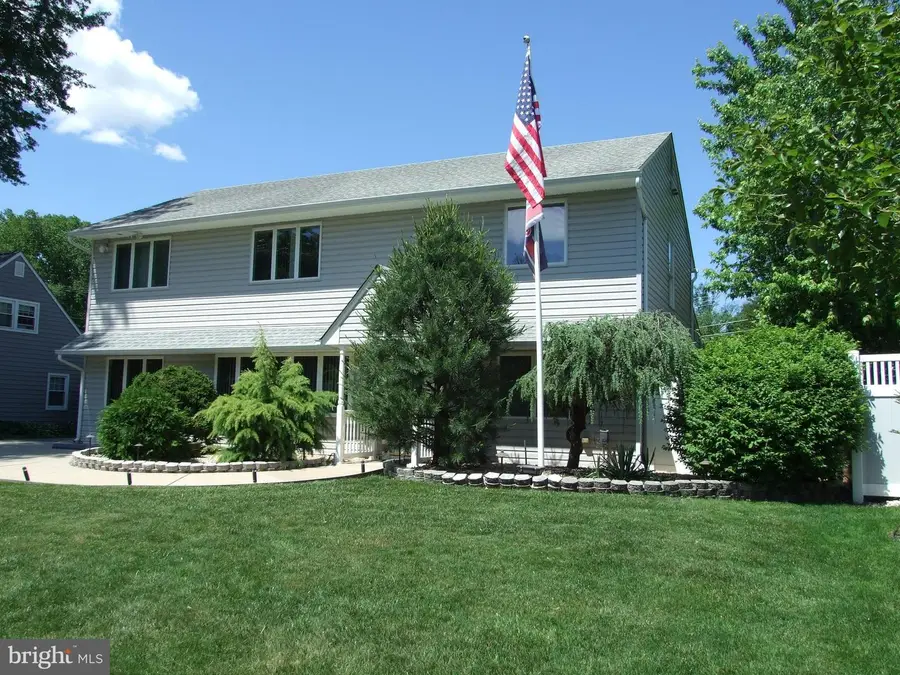 106 Juniper Dr, Levittown, PA 19056 - #2