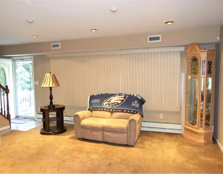 106 Juniper Dr, Levittown, PA 19056 - #3