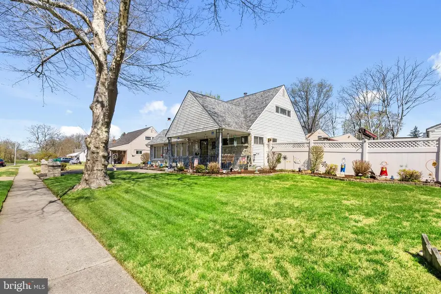 54 Quincy Dr, Levittown, PA 19057 - #2
