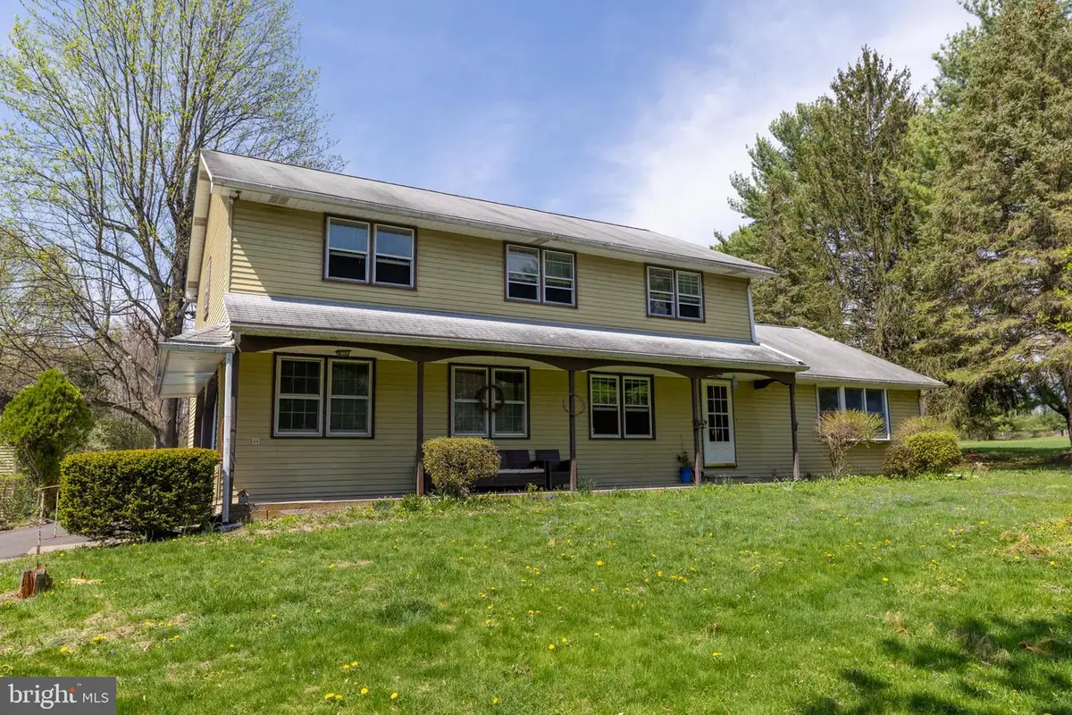 255 Park Dr W, Kintnersville, PA 18930 - #1