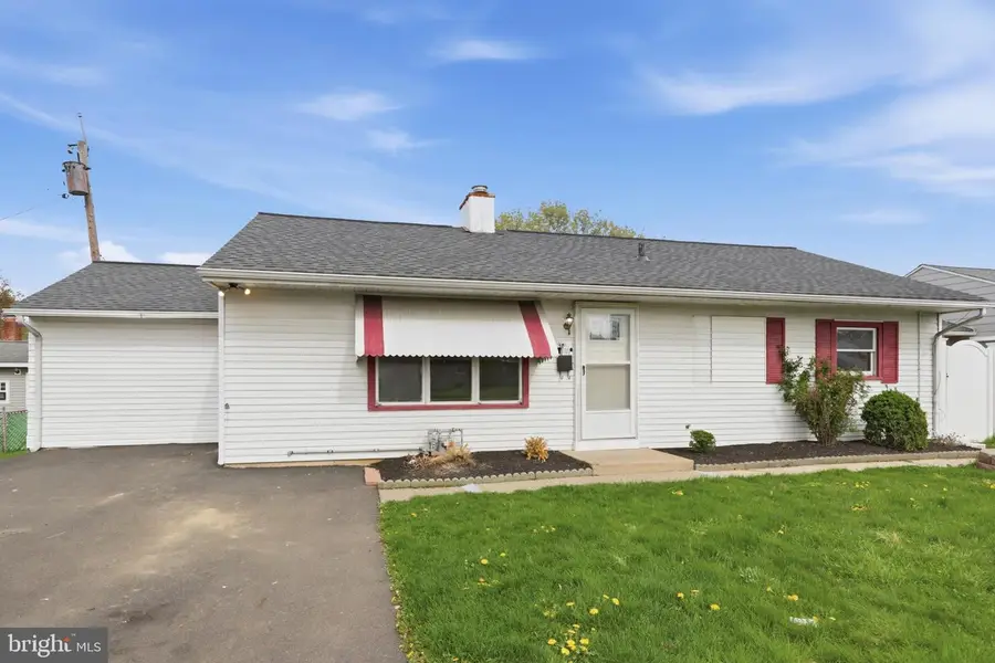 284 N Olds Blvd, Fairless Hills, PA 19030 - #2