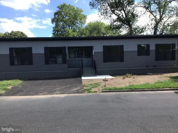 4222 Darby Dr, MORRISVILLE, PA 19067