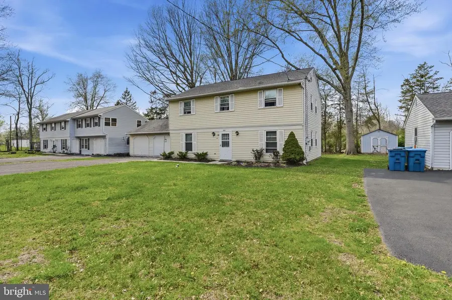 311 E Park Ave, Sellersville, PA 18960 - #2