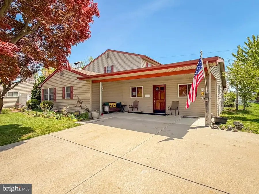 169 Crabtree Dr, Levittown, PA 19055 - #2