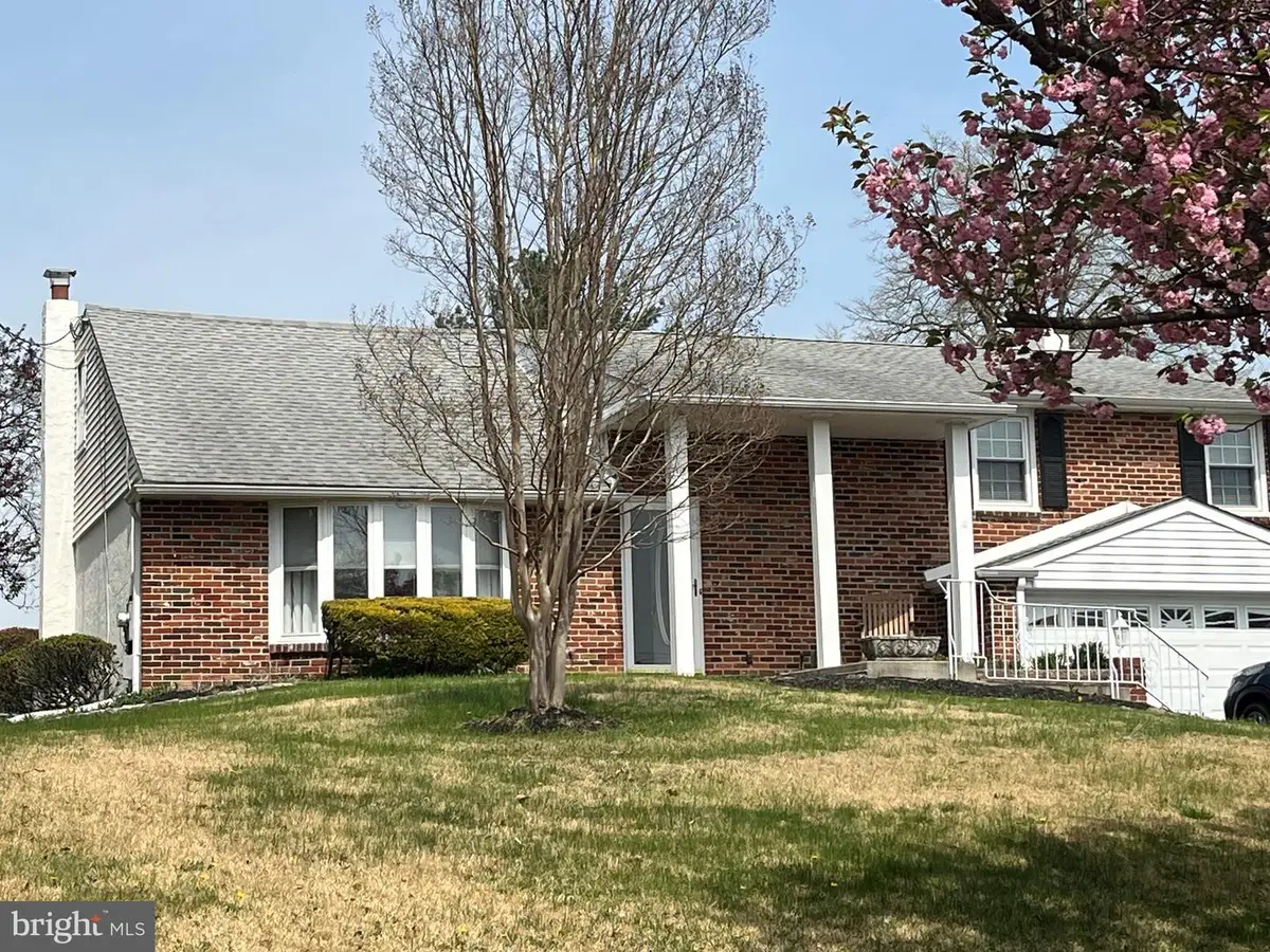 212 S Marmic Dr, Southampton, PA 18966 - #1