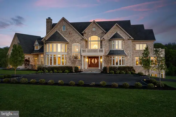 10 Stonebridge Crossing Rd, NEWTOWN, PA 18940