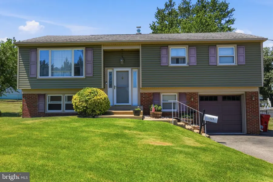 1320 Nevarc Rd, Warminster, PA 18974 - #3