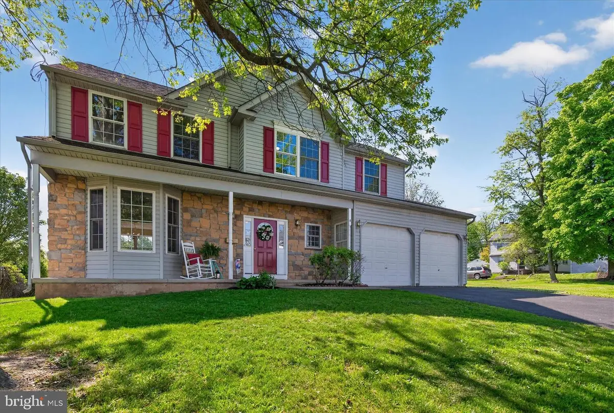 4 E Summit Ave, Telford, PA 18969 - #1