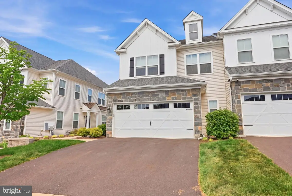 31 Spring Mill Rd, Warminster, PA 18974 - #1