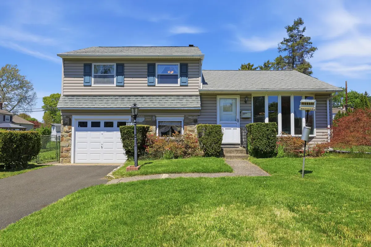 903 Pine Rd, Warminster, PA 18974 - #1