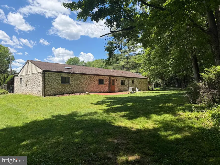 310 Casey Cir, Huntingdon Valley, PA 19006 - #3