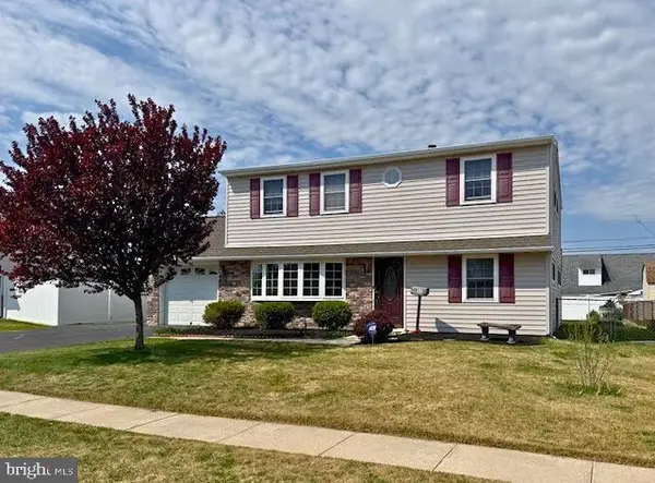 55 Canoebirch Rd, LEVITTOWN, PA 19057