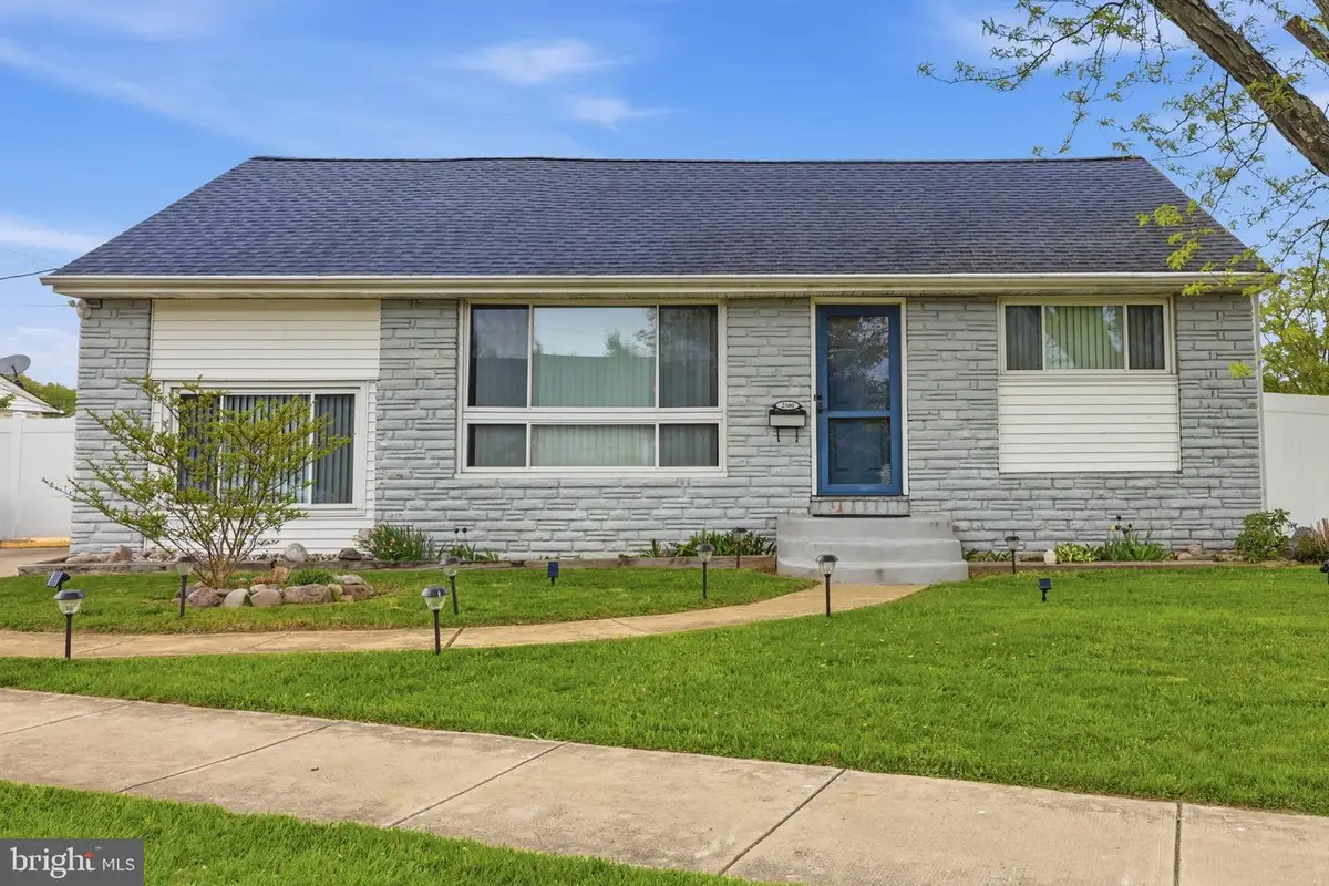 2500 Woodlawn Dr, Bristol, PA 19007 - #1