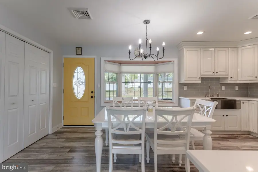 80 Thornridge Dr, Levittown, PA 19054 - #2